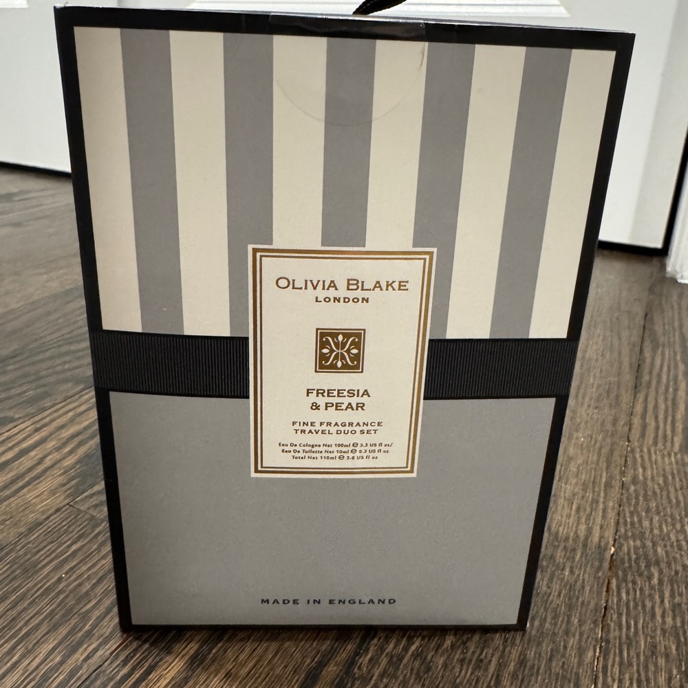 NEW Olivia Blake London's Freesia & Pear Perfume Travel Duo Set - Picture 5 of 5